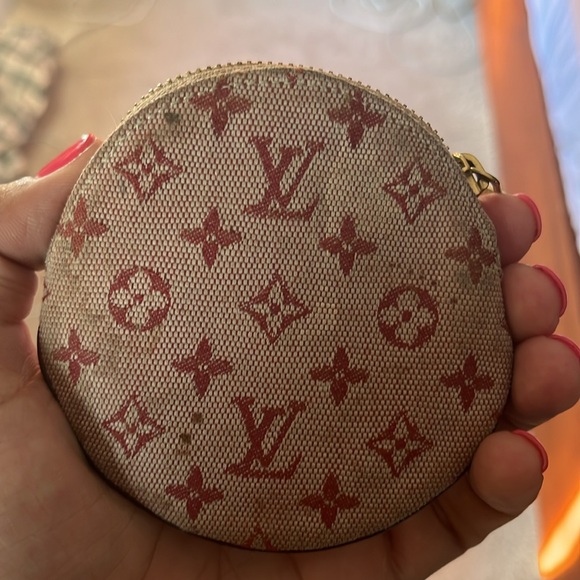 Round Louis Vuitton monogram coin purse - Picture 2 of 5